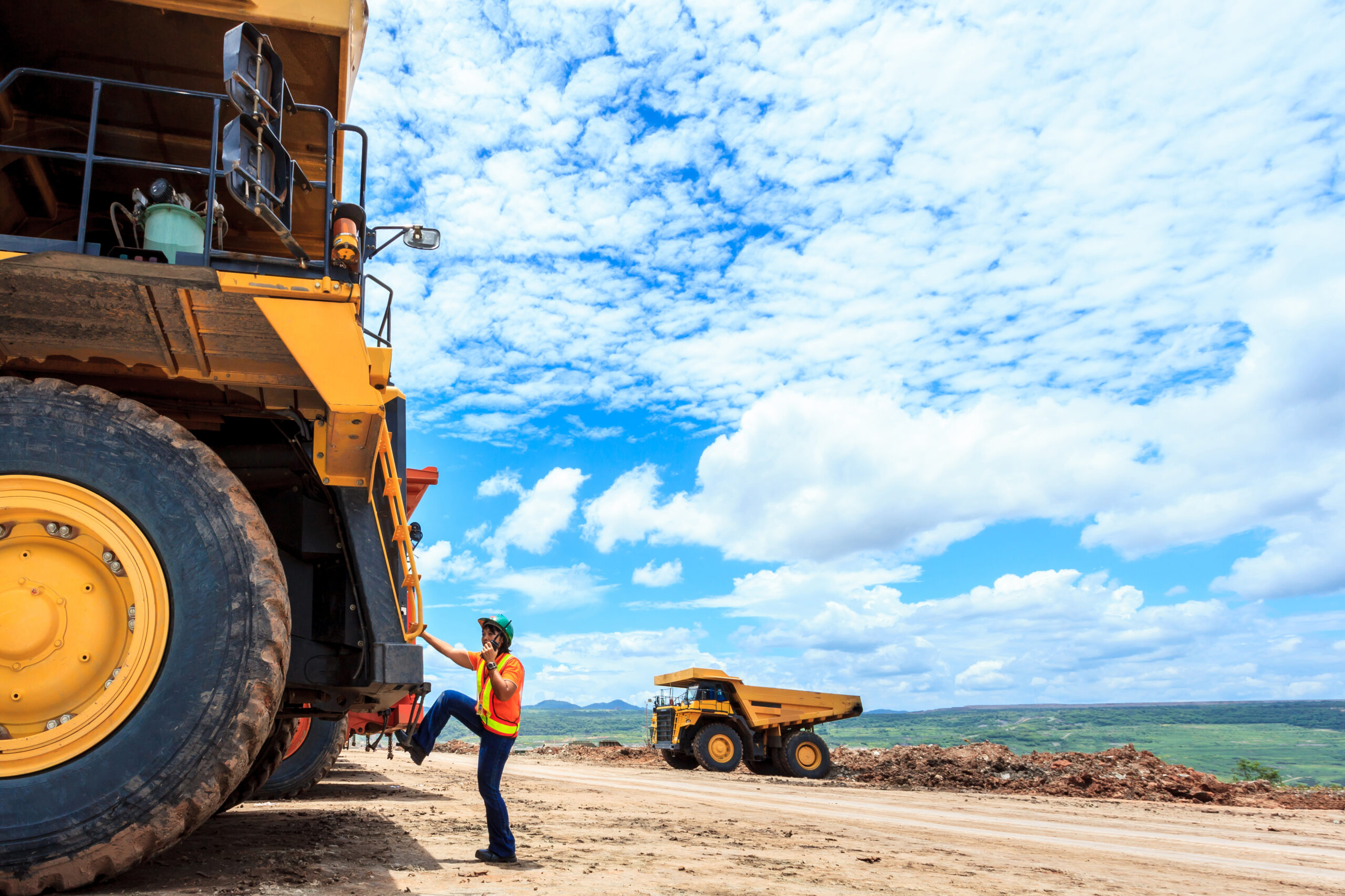 HME International - Heavy Mining Equipment Solutions Working Women